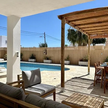 Villa In Playa Den Bossa, 5 Min Supermarketbbq Villa *